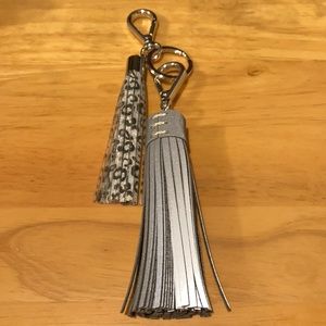 Leopard and reflective tassel keychain